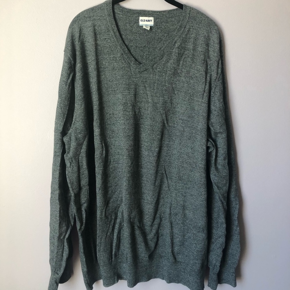 Men’s gray Old Navy sweater